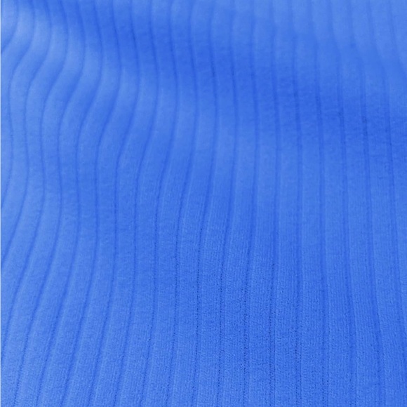 Blue Ribbed Crop Top size medium - Picture 3 of 4